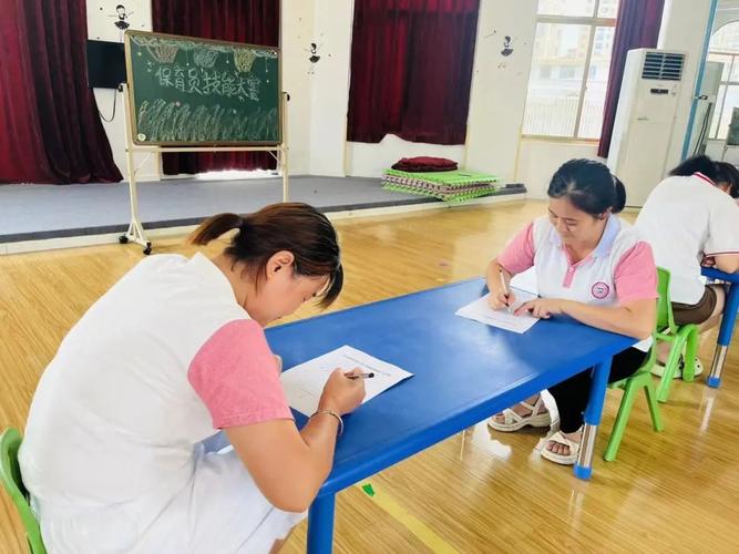 保育员应餐前应如何指导值日生擦拭餐桌,装修完打扫准备什么物品。 买房须知 保育员应餐前应如何指导值日生擦拭餐桌,装修完打扫准备什么物品。 保育员应餐前应如何指导值日生擦拭餐桌,装修完打扫准备什么物品。 买房须知