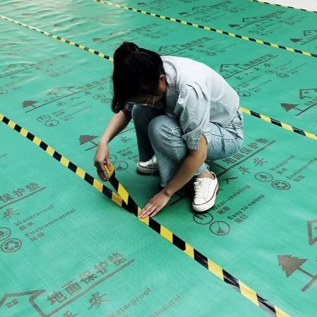 装修前入户门口地面用什么保护,做好装修前防尘准备什么时候做。 家居装饰 装修前入户门口地面用什么保护,做好装修前防尘准备什么时候做。 装修前入户门口地面用什么保护,做好装修前防尘准备什么时候做。 家居装饰