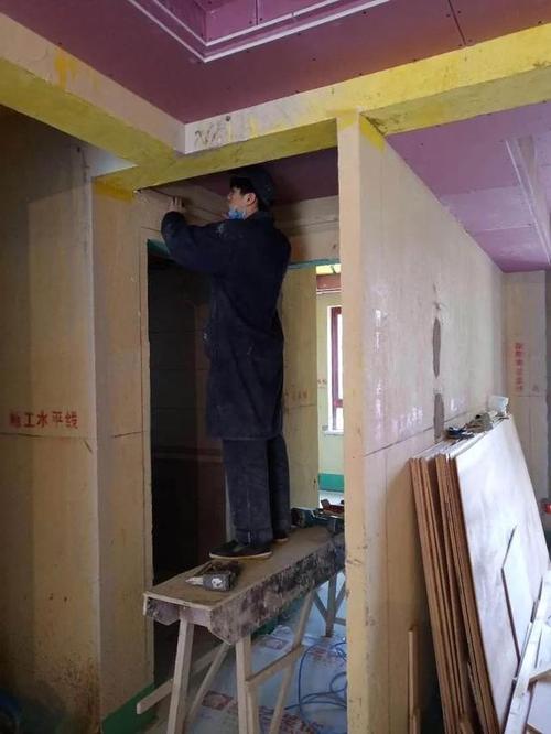 施工员在工地上要做些什么呢?累不累,装修施工员需要准备什么东西。 买房须知 施工员在工地上要做些什么呢?累不累,装修施工员需要准备什么东西。 施工员在工地上要做些什么呢?累不累,装修施工员需要准备什么东西。 买房须知