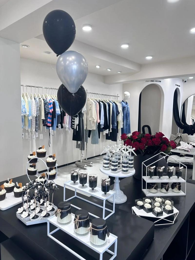 开一家女装店需要做好哪些准备工作,装修女装店需要准备什么东西。 家居装饰 开一家女装店需要做好哪些准备工作,装修女装店需要准备什么东西。 开一家女装店需要做好哪些准备工作,装修女装店需要准备什么东西。 家居装饰