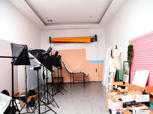 请问成立摄影工作室需要哪些材料,装修店铺前准备什么东西好。 家居设计 请问成立摄影工作室需要哪些材料,装修店铺前准备什么东西好。 请问成立摄影工作室需要哪些材料,装修店铺前准备什么东西好。 家居设计