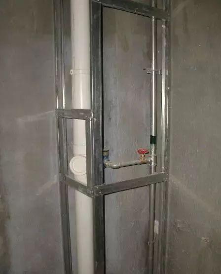 老房子卫生间水管怎么包美观,经济实惠,不占空间,因为空间很小,装修包水管前要准备什么东西。 装修知识 老房子卫生间水管怎么包美观,经济实惠,不占空间,因为空间很小,装修包水管前要准备什么东西。 老房子卫生间水管怎么包美观,经济实惠,不占空间,因为空间很小,装修包水管前要准备什么东西。 装修知识