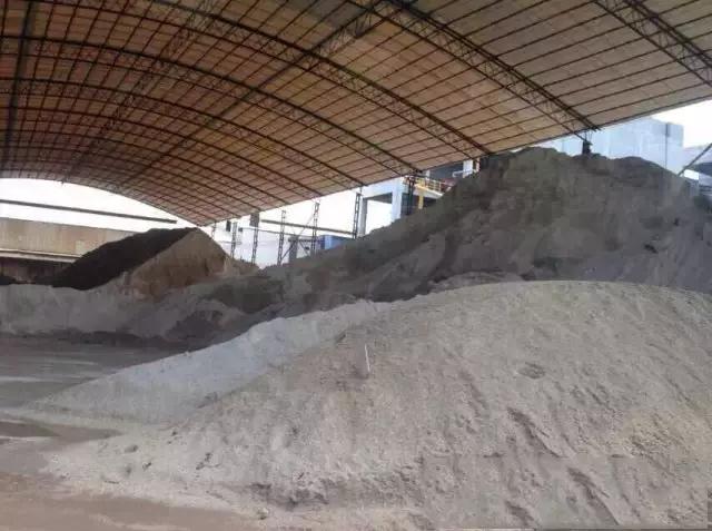 瓷砖的原料一般是什么，装修铺瓷砖准备什么材料好。 瓷砖的原料一般是什么，装修铺瓷砖准备什么材料好。 家居设计