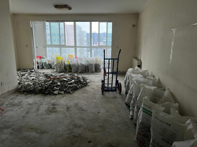 装修垃圾到底该怎么清理,装修垃圾准备些什么东西。 家居装饰 装修垃圾到底该怎么清理,装修垃圾准备些什么东西。 装修垃圾到底该怎么清理,装修垃圾准备些什么东西。 家居装饰