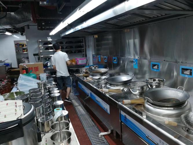 开餐饮店厨房装修要什么设备,装修餐饮需要准备什么东西。 家居装饰 开餐饮店厨房装修要什么设备,装修餐饮需要准备什么东西。 开餐饮店厨房装修要什么设备,装修餐饮需要准备什么东西。 家居装饰