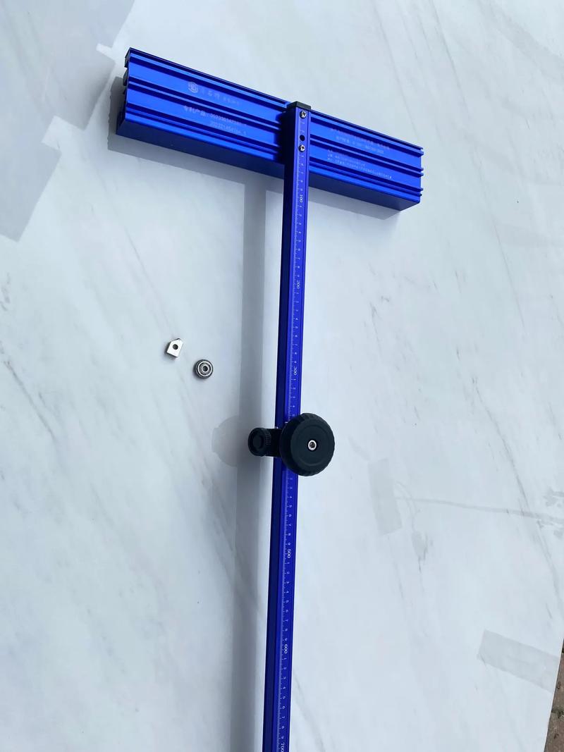 贴瓷砖需要的工具有哪些,装修工人需准备什么工具呢。 买房须知 贴瓷砖需要的工具有哪些,装修工人需准备什么工具呢。 贴瓷砖需要的工具有哪些,装修工人需准备什么工具呢。 买房须知