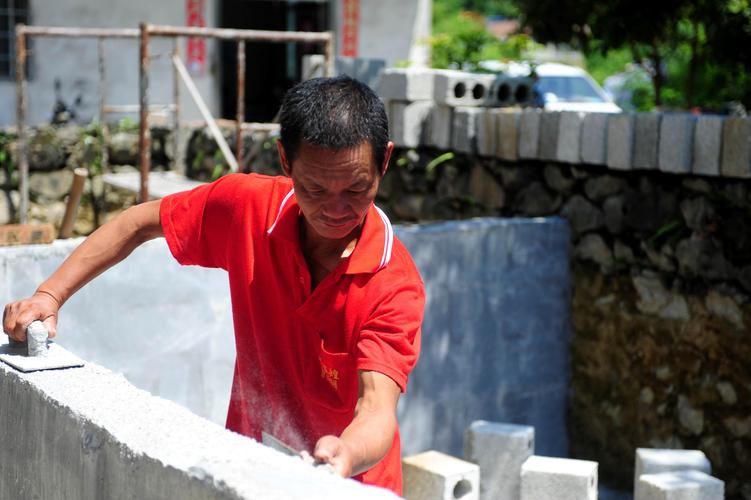 我是一名泥水工,现在想找个建筑工地干?不知道那里有,泥水装修要准备什么材料呢。 买房须知 我是一名泥水工,现在想找个建筑工地干?不知道那里有,泥水装修要准备什么材料呢。 我是一名泥水工,现在想找个建筑工地干?不知道那里有,泥水装修要准备什么材料呢。 买房须知