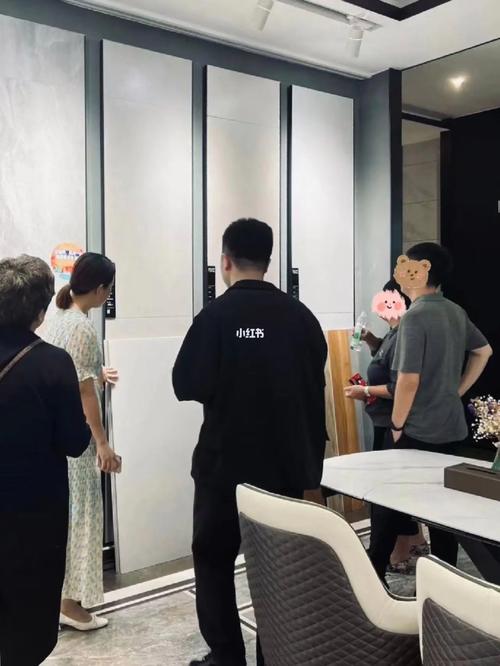 装修公司的设计师为什么一定要带业主去建材市场选主材,难道建材市场会给他们公司回扣,找装修公司装修业主需要准备什么东西。 二手房 装修公司的设计师为什么一定要带业主去建材市场选主材,难道建材市场会给他们公司回扣,找装修公司装修业主需要准备什么东西。 装修公司的设计师为什么一定要带业主去建材市场选主材,难道建材市场会给他们公司回扣,找装修公司装修业主需要准备什么东西。 二手房