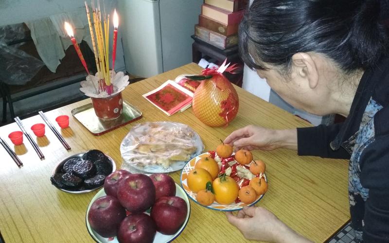 给父母上坟怎么上?应该买几样供品,新家装修前祭拜准备什么东西。 买房须知 给父母上坟怎么上?应该买几样供品,新家装修前祭拜准备什么东西。 给父母上坟怎么上?应该买几样供品,新家装修前祭拜准备什么东西。 买房须知