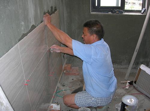 装修家铺完地砖后,进木工前到底用不用做地面防护,合肥装修工人准备什么工作。 装修知识 装修家铺完地砖后,进木工前到底用不用做地面防护,合肥装修工人准备什么工作。 装修家铺完地砖后,进木工前到底用不用做地面防护,合肥装修工人准备什么工作。 装修知识