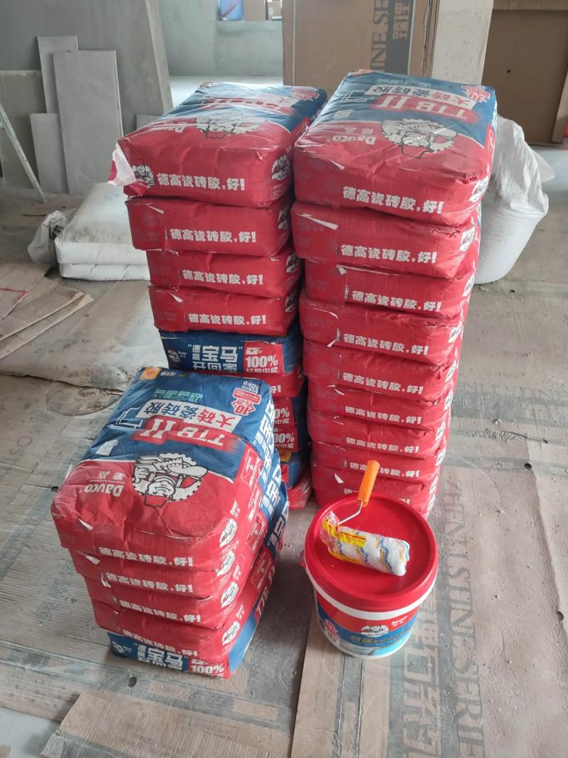 贴瓷砖需要准备哪些胶,新房装修贴砖要准备什么东西。 家居装饰 贴瓷砖需要准备哪些胶,新房装修贴砖要准备什么东西。 贴瓷砖需要准备哪些胶,新房装修贴砖要准备什么东西。 家居装饰